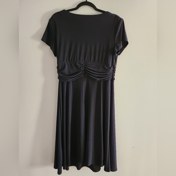 EUC RM Richard's Black Roushing Dress w/ Oval Brooch.  Vintage looking.  Size 12 - Picture 5 of 5